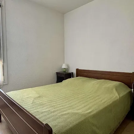 Appartement Deux Pièces Sur Ar070-005 *